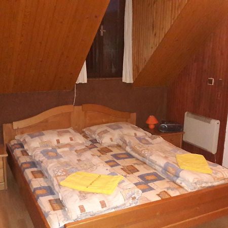 Penzión Jánošíkova Krčma Ruzomberok Esterno foto