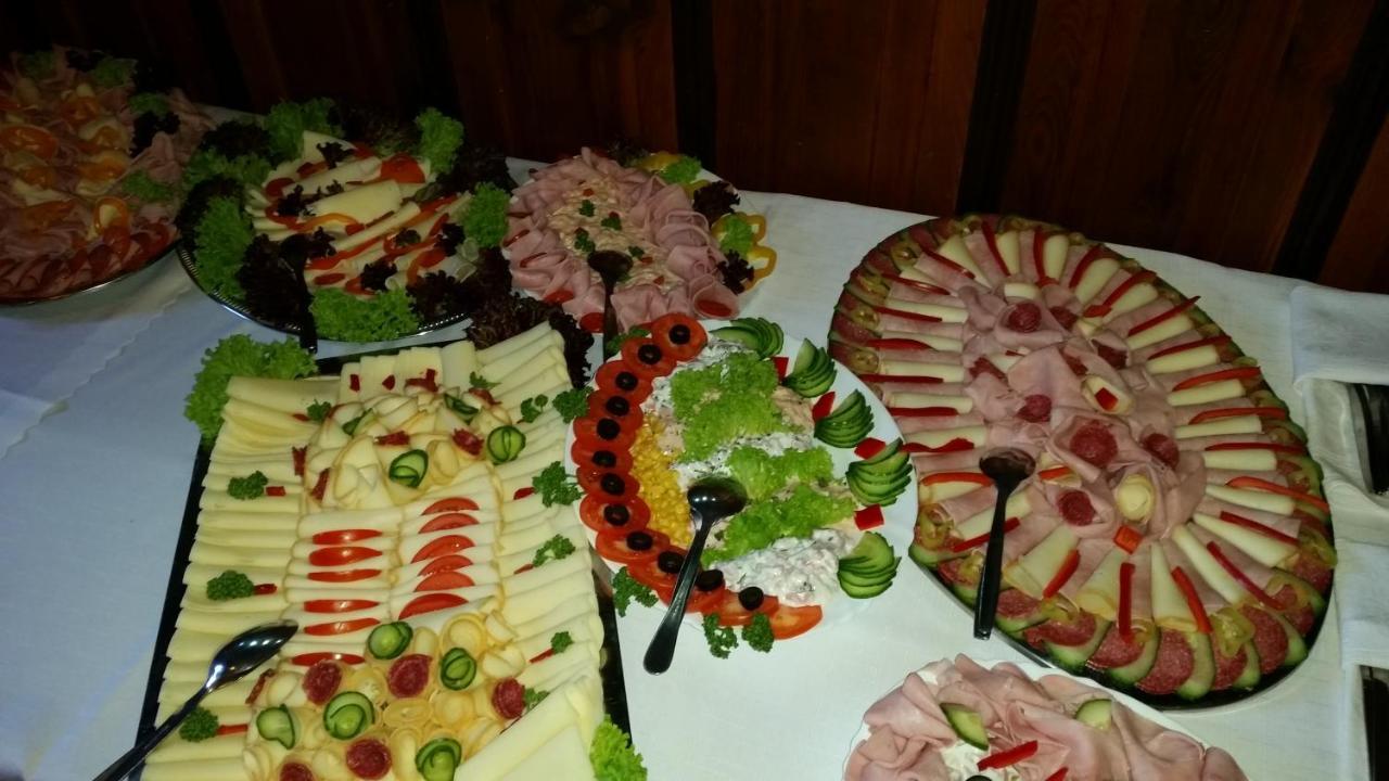 Penzión Jánošíkova Krčma Ruzomberok Esterno foto