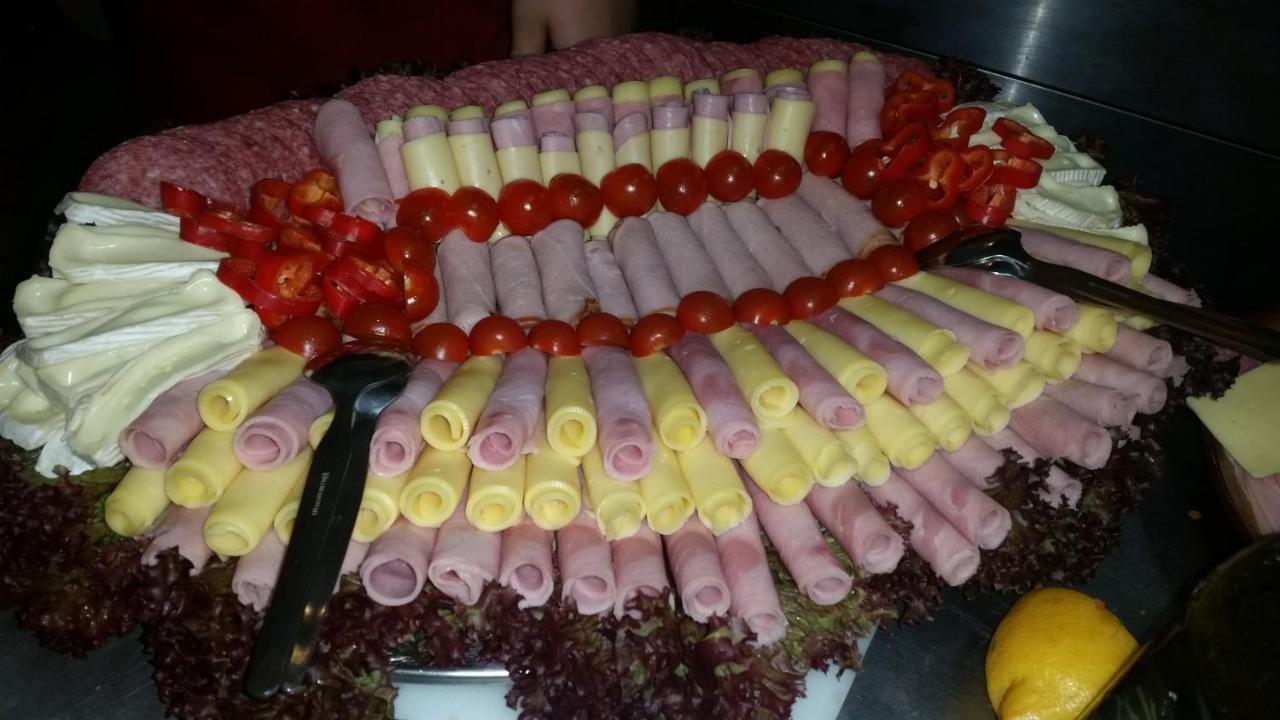 Penzión Jánošíkova Krčma Ruzomberok Esterno foto