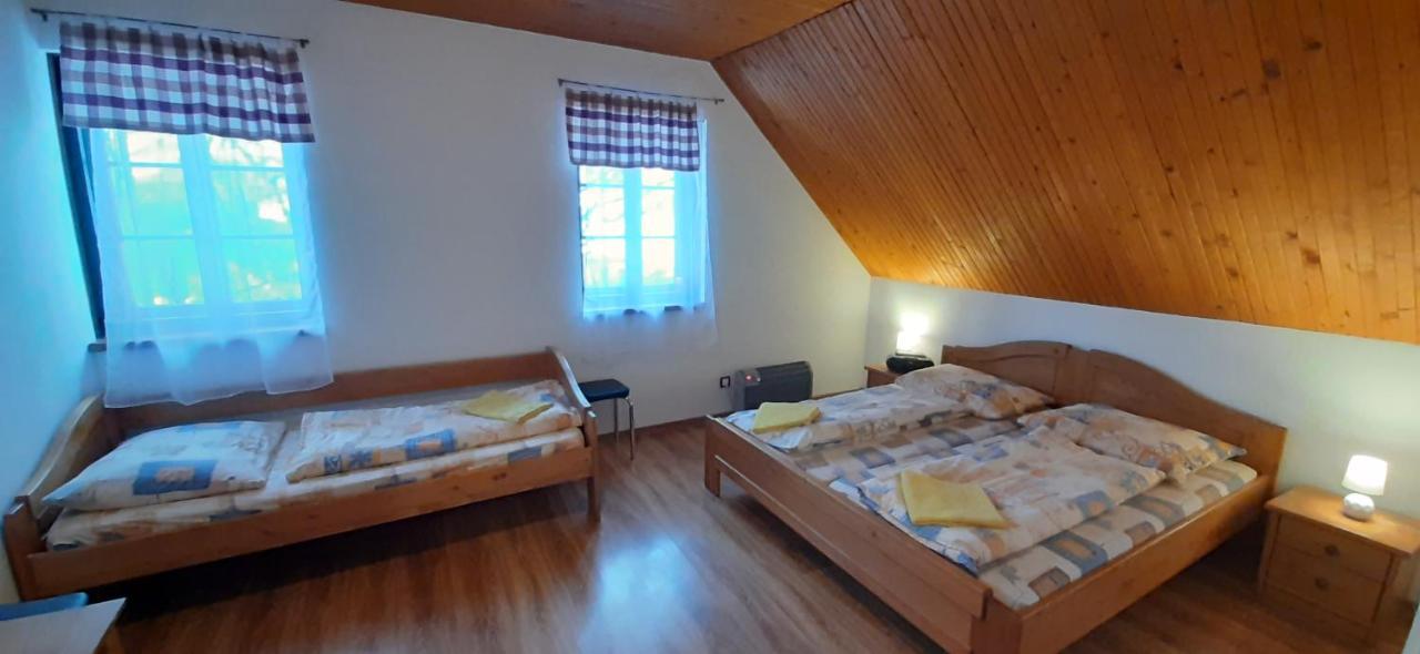 Penzión Jánošíkova Krčma Ruzomberok Esterno foto