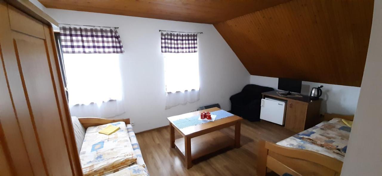 Penzión Jánošíkova Krčma Ruzomberok Esterno foto